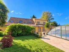 Maison de 248m2 avec piscine et garage