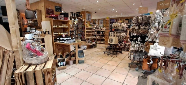 Mur commerciaux de 113m2 avec terrasse de 50m2