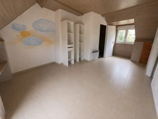 Maison de caractère avec deux appartements indépendants, garages et grand jardin