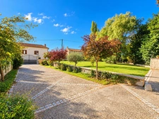 Maison de 248m2 avec piscine et garage