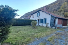 Charmante maison à rénover de 77 m2 au cœur de Sarrancolin avec grand jardin