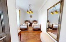 CHARME ET AUTHENTICITÉ À NÈGREPELISSE : MAISON FAMILIALE RÉNOVÉE DE 237 M², 7 CHAMBRES, DÉPENDANCES, PISCINE CHAUFFÉE ET SUPERBE TERRAIN DE 4 000 M²