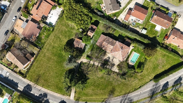 Maison de caractère rénovée à Nègrepelisse – 237 m², 7 chambres, piscine chauffée