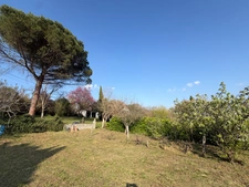 TERRAIN RARE À MAUZAC AVEC POSSIBILITÉ D’ACQUÉRIR UNE GRANDE PARCELLE OU DEUX LOTS INDÉPENDANTS DANS UN CADRE CALME ET RECHERCHÉ