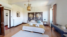 CHARME ET AUTHENTICITÉ À NÈGREPELISSE : MAISON FAMILIALE RÉNOVÉE DE 237 M², 7 CHAMBRES, DÉPENDANCES, PISCINE CHAUFFÉE ET SUPERBE TERRAIN DE 4 000 M²
