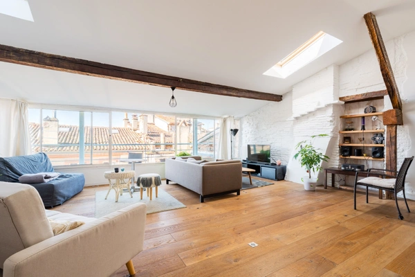Toulouse Carmes – T3 de caractère 104 m², dernier étage, calme et lumineux