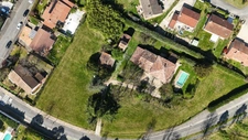 CHARME ET AUTHENTICITÉ À NÈGREPELISSE : MAISON FAMILIALE RÉNOVÉE DE 237 M², 7 CHAMBRES, DÉPENDANCES, PISCINE CHAUFFÉE ET SUPERBE TERRAIN DE 4 000 M²