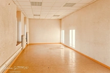 FORMER TOWN HALL AND FORMER SCHOOL TO BE RENOVATED – APPROXIMATELY 750 M² OF LIVING SPACE