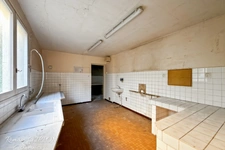 FORMER TOWN HALL AND FORMER SCHOOL TO BE RENOVATED – APPROXIMATELY 750 M² OF LIVING SPACE