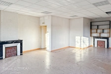 FORMER TOWN HALL AND FORMER SCHOOL TO BE RENOVATED – APPROXIMATELY 750 M² OF LIVING SPACE