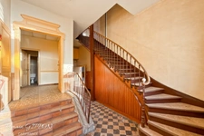 FORMER TOWN HALL AND FORMER SCHOOL TO BE RENOVATED – APPROXIMATELY 750 M² OF LIVING SPACE
