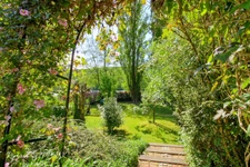 Architect-designed house, 7 rooms, 220m2 - view of and access to the Moselle river via private pontoon - LIVERDUN (54)