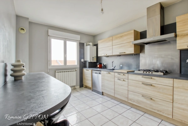 A vendre appartement 4 pièces 102m2 - balcon et vue dégagée + garage - ESSEY LES NANCY (54)
