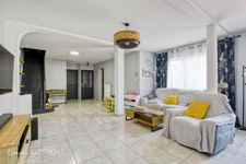 SOUS-OFFRE ACCEPTÉE : Maison jumelée rénovée - 5 pièces 139m² centre-ville LIVERDUN (54)