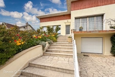 Maison à vendre - 5 pièces 123m2 - sous-sol complet et grand terrain