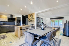LIVERDUN – MAISON SEMI PLAIN-PIED - 168 M² – 4 CHAMBRES – PISCINE CHAUFFÉE – GARAGE DOUBLE