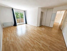 Corbeil-Essonnes – F3 lumineux avec balcon, parking et résidence arborée
