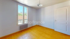 F3 de 72 m² à Corbeil-Essonnes, balcon, cave, RER D