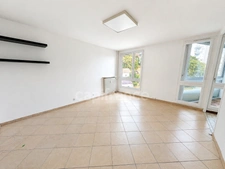 Appartement F2 avec loggia et parking - proche commerces et gare