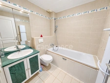 F3 de 72 m² à Corbeil-Essonnes, balcon, cave, RER D