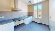 F3 de 72 m² à Corbeil-Essonnes, balcon, cave, RER D