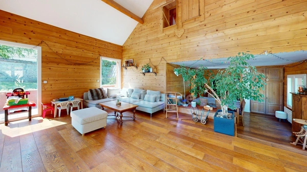 Maison familiale atypique - DPE C - vaste terrain arboré