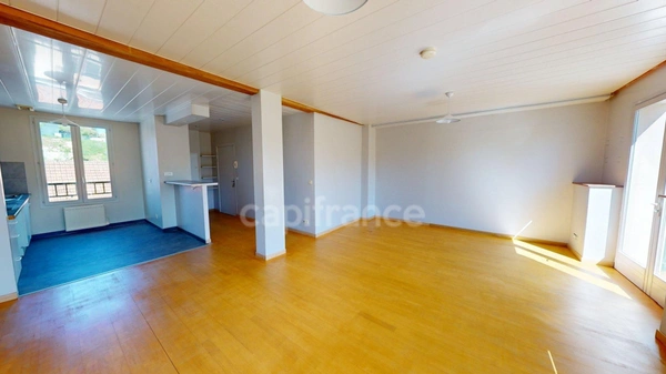 F3 de 72 m² à Corbeil-Essonnes, balcon, cave, RER D