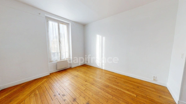 Appartement T1 lumineux avec cachet – Cave – Centre-ville de Corbeil-Essonnes