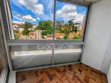 Appartement F2 avec loggia et parking - proche commerces et gare