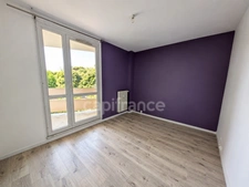 Appartement F3 avec loggia et parking - proche commerces et gare