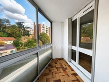 Appartement F2 avec loggia et parking - proche commerces et gare