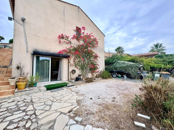 Maison à fort potentiel avec 2 appartements indépendants – Fréjus (La Tour de Mare)