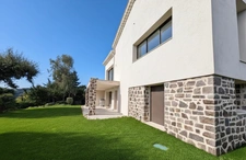 Exceptional property with sea view - LES ISSAMBRES (83)