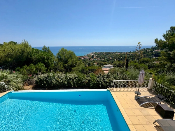 Villa de prestige avec vue mer panoramique et potentiel locatif exceptionnel