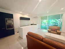 Maison de plus de 150 m² avec grand jardin arboré – Enorme potentiel – Fréjus