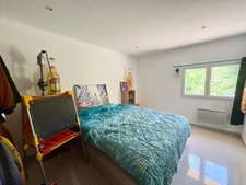 Maison de plus de 150 m² avec grand jardin arboré – Enorme potentiel – Fréjus