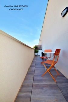 SOLLIES PONT (83) - SUPERB 2-BEDROOM APARTMENT OF 65M² ON THE TOP FLOOR WITH HUGE TERRACES AND 2 PARKING SPACES