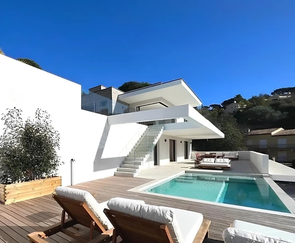 Dpt Var (83), à vendre SAINTE MAXIME maison P6 de 280 m² - Terrain de 1637 m²