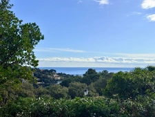 Exceptional property with sea view - LES ISSAMBRES (83)