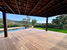 Exceptional property with sea view - LES ISSAMBRES (83)