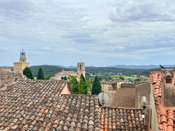 Immeuble à vendre LORGUES (83)