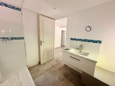 Charmante maisonnette de 35 m² et T3 de 70m2 avec jardin arboré de 650 m² – Fréjus
