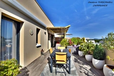 SOLLIES PONT (83) - SUPERB 2-BEDROOM APARTMENT OF 65M² ON THE TOP FLOOR WITH HUGE TERRACES AND 2 PARKING SPACES