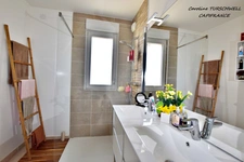 SOLLIES PONT (83) - SUPERB 2-BEDROOM APARTMENT OF 65M² ON THE TOP FLOOR WITH HUGE TERRACES AND 2 PARKING SPACES