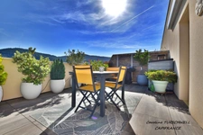 SOLLIES PONT (83) - SUPERB 2-BEDROOM APARTMENT OF 65M² ON THE TOP FLOOR WITH HUGE TERRACES AND 2 PARKING SPACES