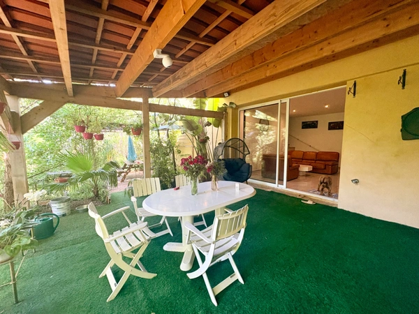 Maison de plus de 150 m² avec grand jardin arboré – Enorme potentiel – Fréjus