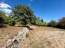 Magnifique maison en pierre de caractère avec annexes à Fayence (175 m² habitables + 126m2 de dépendances) (83)