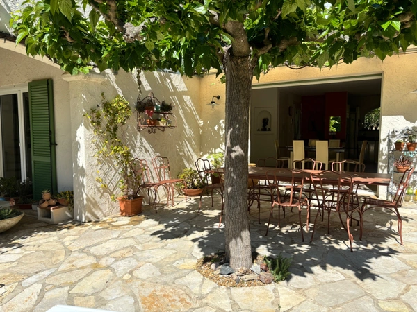 Dpt Var (83), à vendre FREJUS Tour de mare, maison P6 de 156 m² - Terrain de 1790 m² 