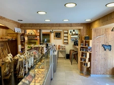LE GRAND BORNAND (74) A vendre, murs commerciaux, local commercial de 40,85m²