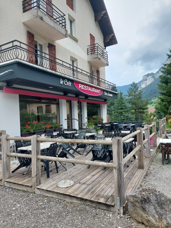 LE PETIT BORNAND LES GLIERES (74), À VENDRE – ENSEMBLE IMMOBILIER COMMERCIAL ET RÉSIDENTIEL